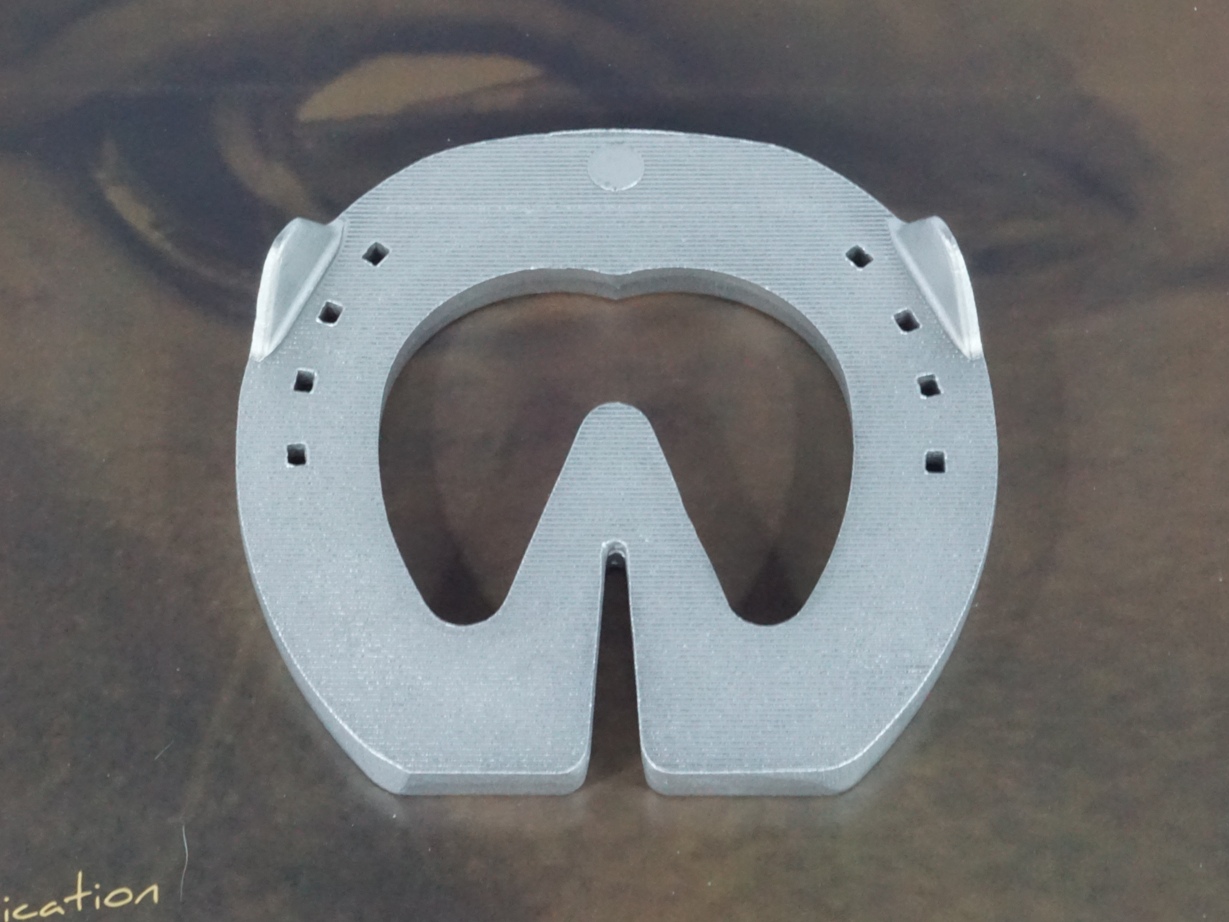 fer a cheval aluminium orthopedique coeur Comete CCb